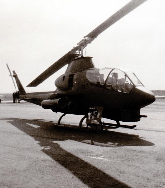 D-1968_72___BELL_209_HUEY COBRA AH-1G.JPG